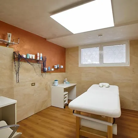 Helen Hotel 3*