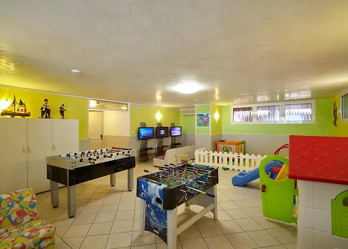 Helen 3* Каорле